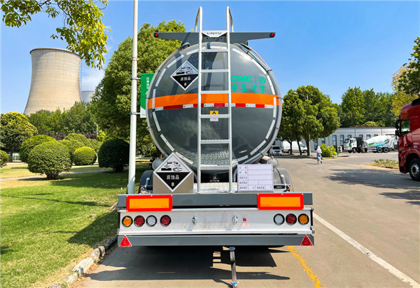 3915k1体育十年品牌值得信赖CNG侵蚀品液罐车