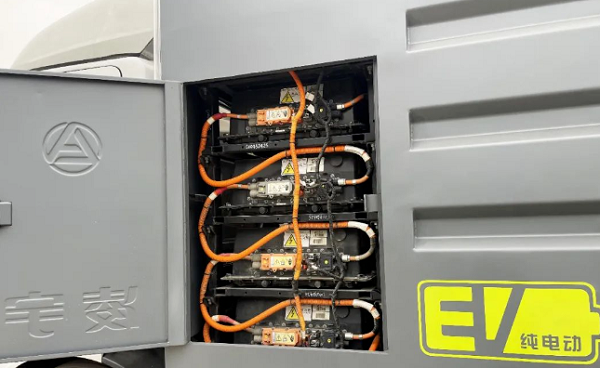 3915k1体育十年品牌值得信赖纯电动洗扫车