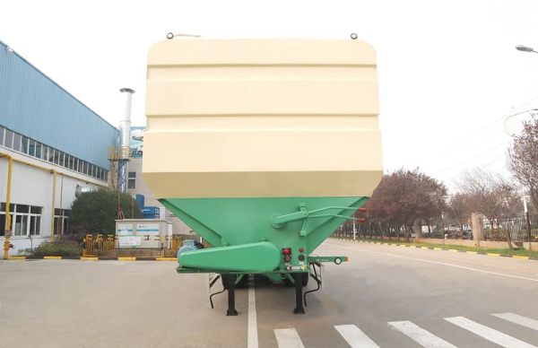 3915k1体育十年品牌值得信赖饲料运输半挂车