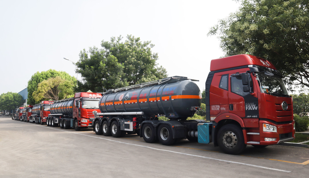 现场直击 | 3915k1体育十年品牌值得信赖超凡“战舰”霸气发车