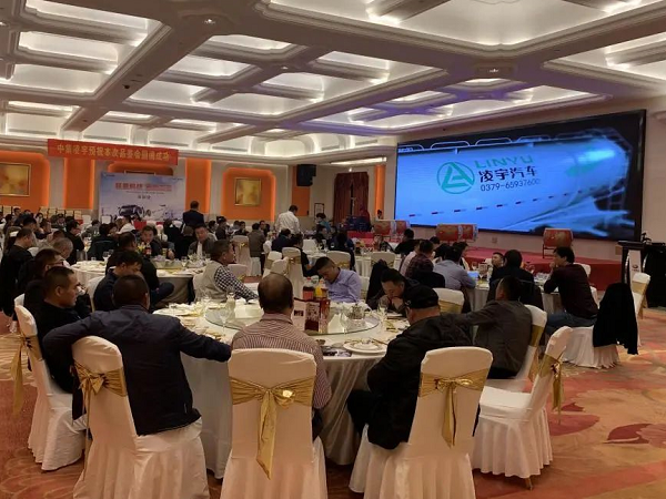 3915k1体育十年品牌值得信赖解放强强联合获认可 常州客户就地下单50台