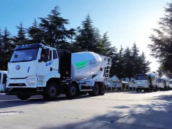 新闻关注丨国家发改委、财务部：2025国四重卡更高可津贴14万元；新能源重卡12月销1.5万