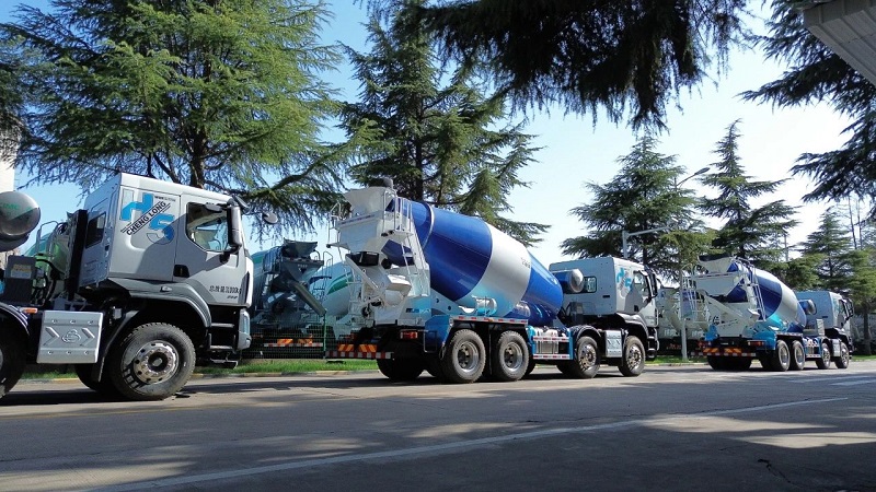 【发车新闻】3915k1体育十年品牌值得信赖搅拌车交付一线，牡丹花开又逢君！