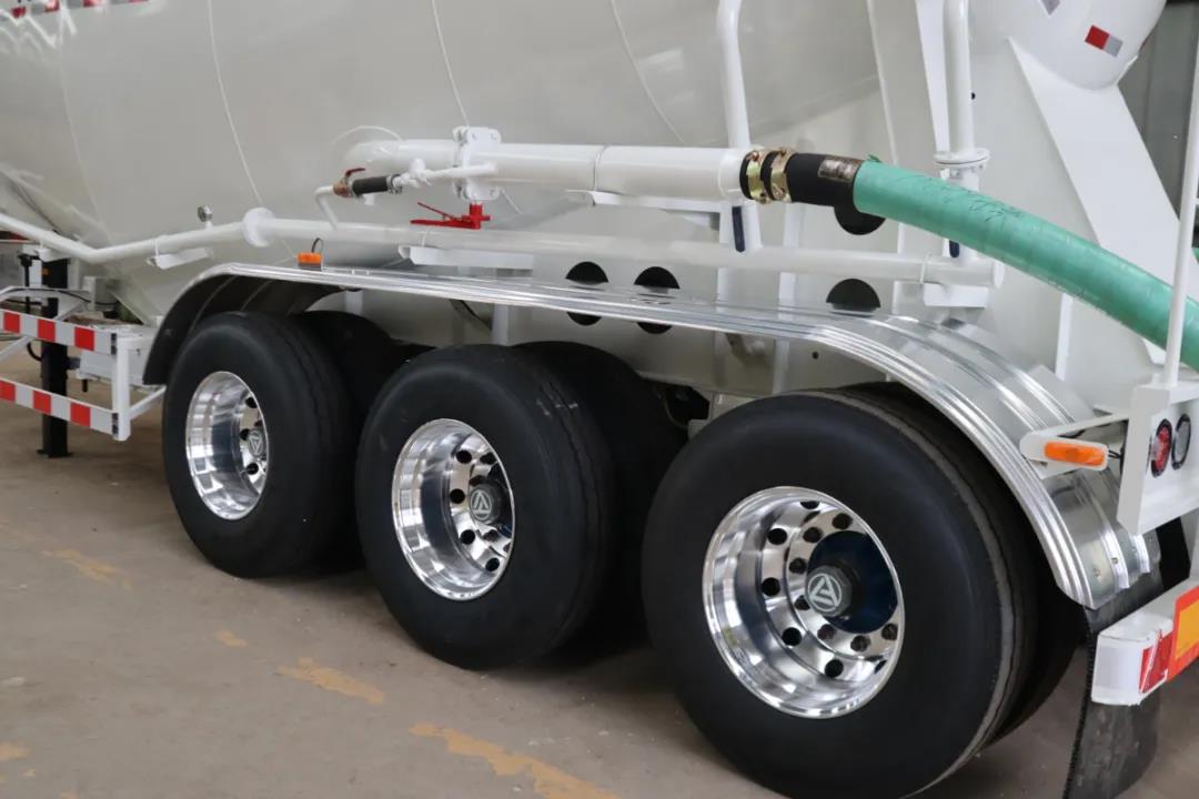 奥运拼搏，中集3915k1体育十年品牌值得信赖“小白罐”夺金时刻！