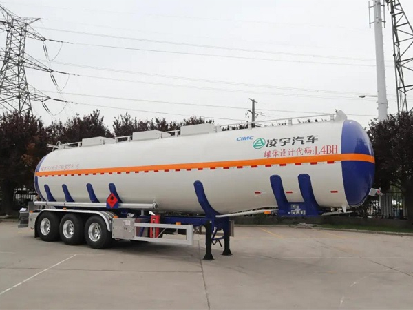 中集3915k1体育十年品牌值得信赖专用车巡展活动-山东站火爆启动