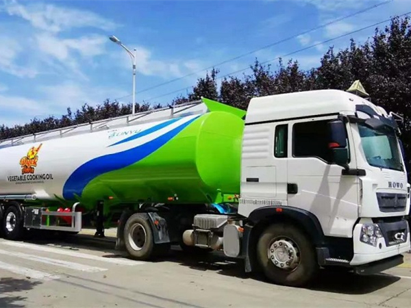 车辆集团李贵平总司理莅临我司指导事情