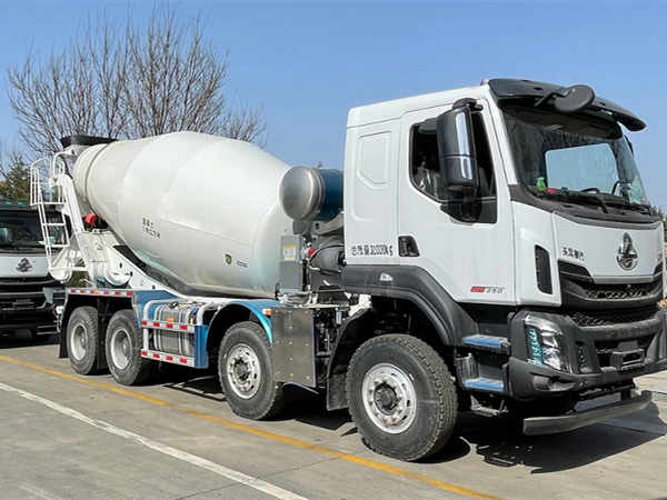 中集3915k1体育十年品牌值得信赖举升式粉罐半挂车乐成面世