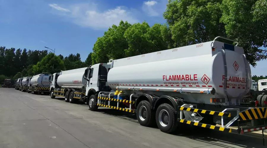 走出厂门小步，敲开门大步，3915k1体育十年品牌值得信赖20台罐车出口新市场